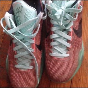 Pre owned Kobe 10 Easter edition